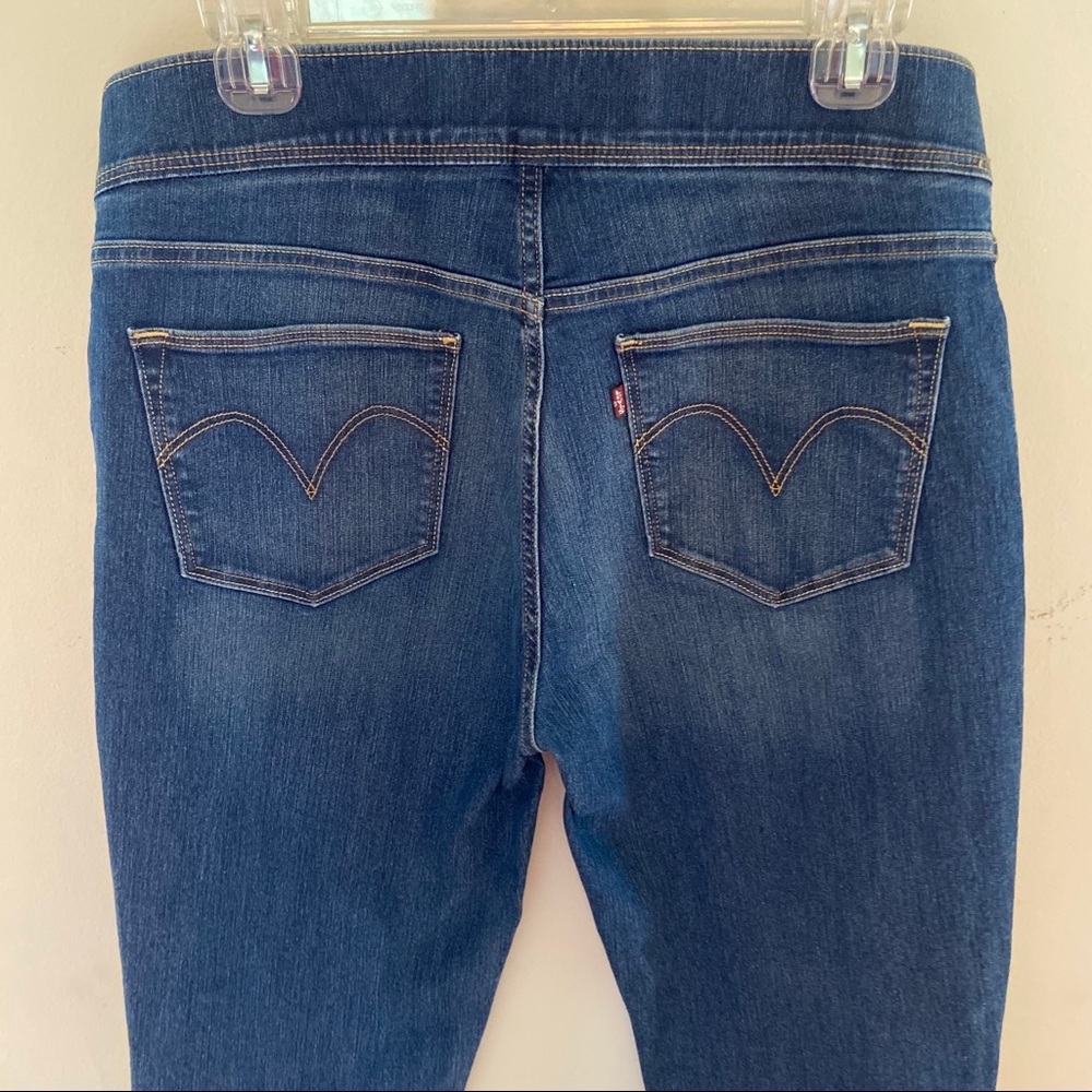 Levi’s High-waisted Pull-On Stretch Skinny Jeans